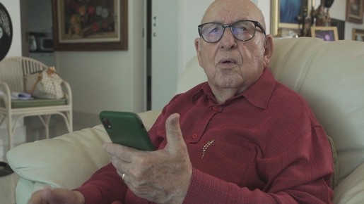 Aos 99 anos, idoso responde a 3 mil processos e luta para provar inocência