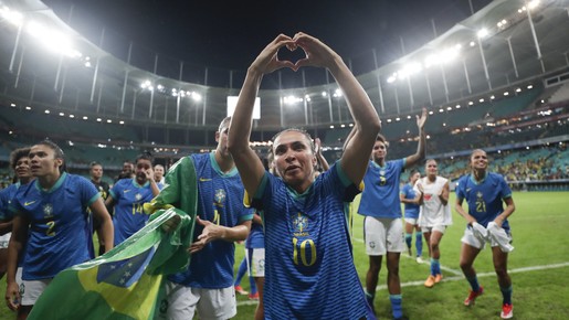 Marta deixa Copa em 2º plano e mira Olimpíada: 'Torcer para estar na lista'