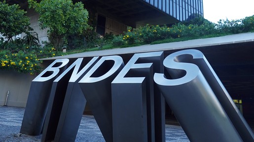 BNDES terá concurso com salários iniciais de R$ 20,9 mil; veja
