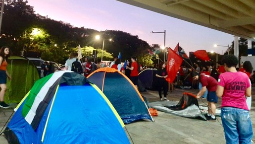 Estudantes da USP se unem a protestos nos EUA e Europa e fazem acampamento pró-Palestina