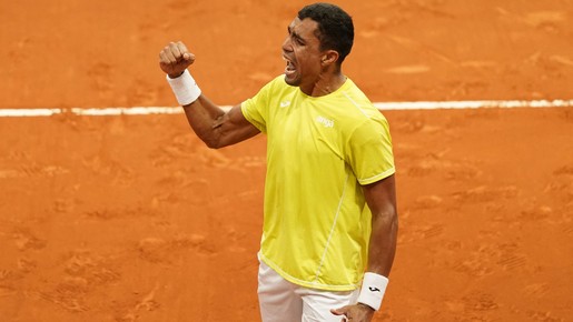 Monteiro vence Tsitsipas, número 7 do mundo, e avança no Madrid Open