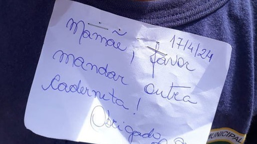 Professora é afastada após grampear bilhete em uniforme de criança de 5 anos no Rio