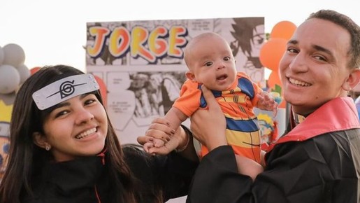 João Gomes se veste de personagem de Naruto para o mesversário do filho 