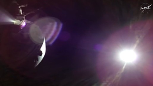 Astronautas da Artemis II observam raro eclipse solar visto do espaço