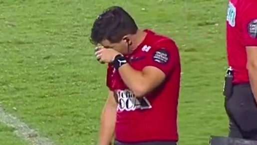 Campeonato Uruguaio tem todos os jogos suspensos após assistente levar pedrada; vídeo
