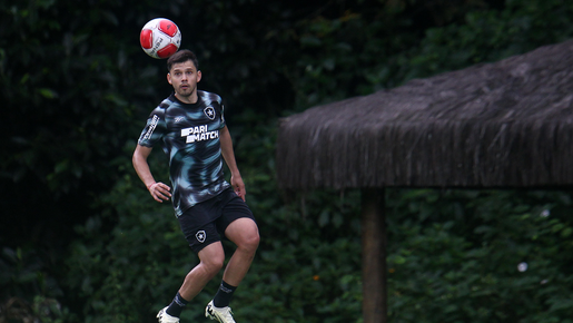 Óscar Romero x Eduardo: meia paraguaio cobiça titularidade no Botafogo; compare jogadores