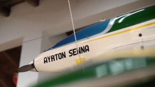 'Fantástico' mostra quarto com coleção intocada de Ayrton Senna; vídeo