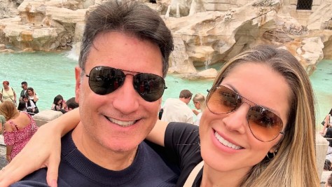 Jornalistas Luiz Carlos Jr. e Jacqueline Brazil celebram 4 anos juntos em viagem