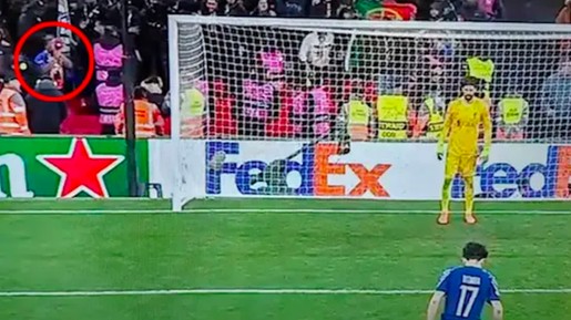 Ingleses culpam torcedor do PSG com megafone por derrota em Anfield: 'Como é permitido?'