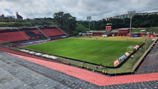 São Paulo encara Vitória no Barradão em duelo pelo Brasileirão; siga lances