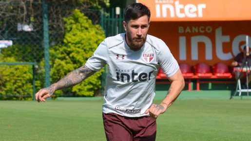 Ex-São Paulo midfielder Jonatan Gómez says gambling debt reached $50,000 and he faced threats over $500,000 casino debt