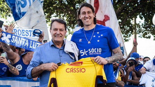 Cássio chega em BH e é anunciado pelo Cruzeiro